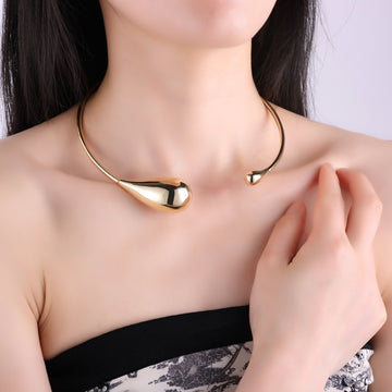 Teardrop-Shaped Necklace for Women