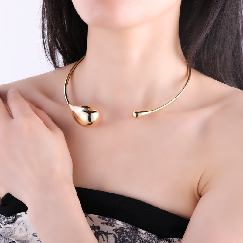Teardrop-Shaped Necklace for Women