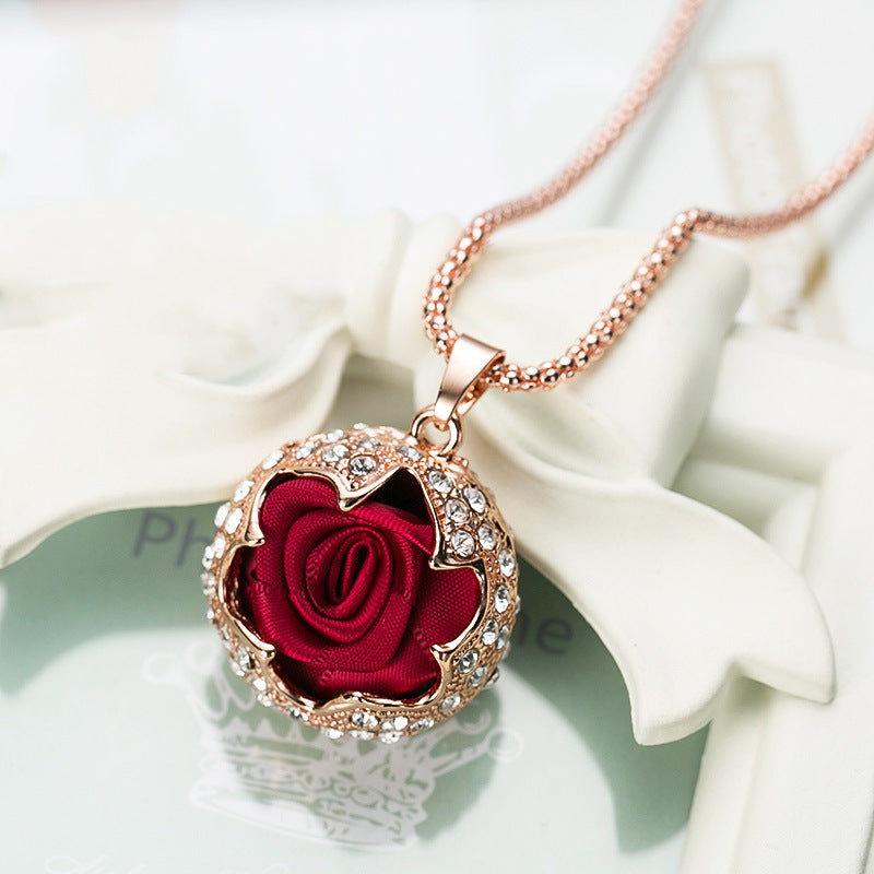 rose pendant decorative necklace
