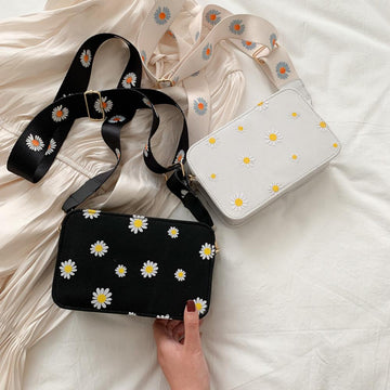 Daisy Pattern Shoulder Bag