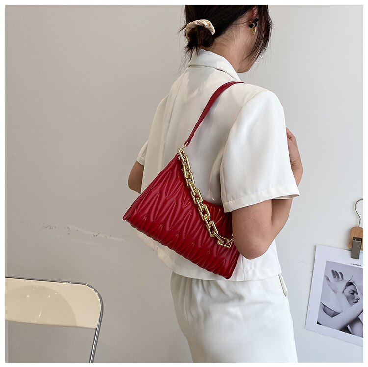 Glossy Structured Shoulder Bag – detail view 17